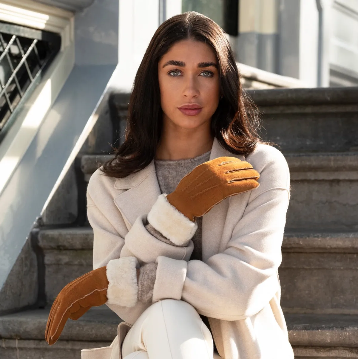 Giocante - suede leather gloves with luxurious sheep fur lining