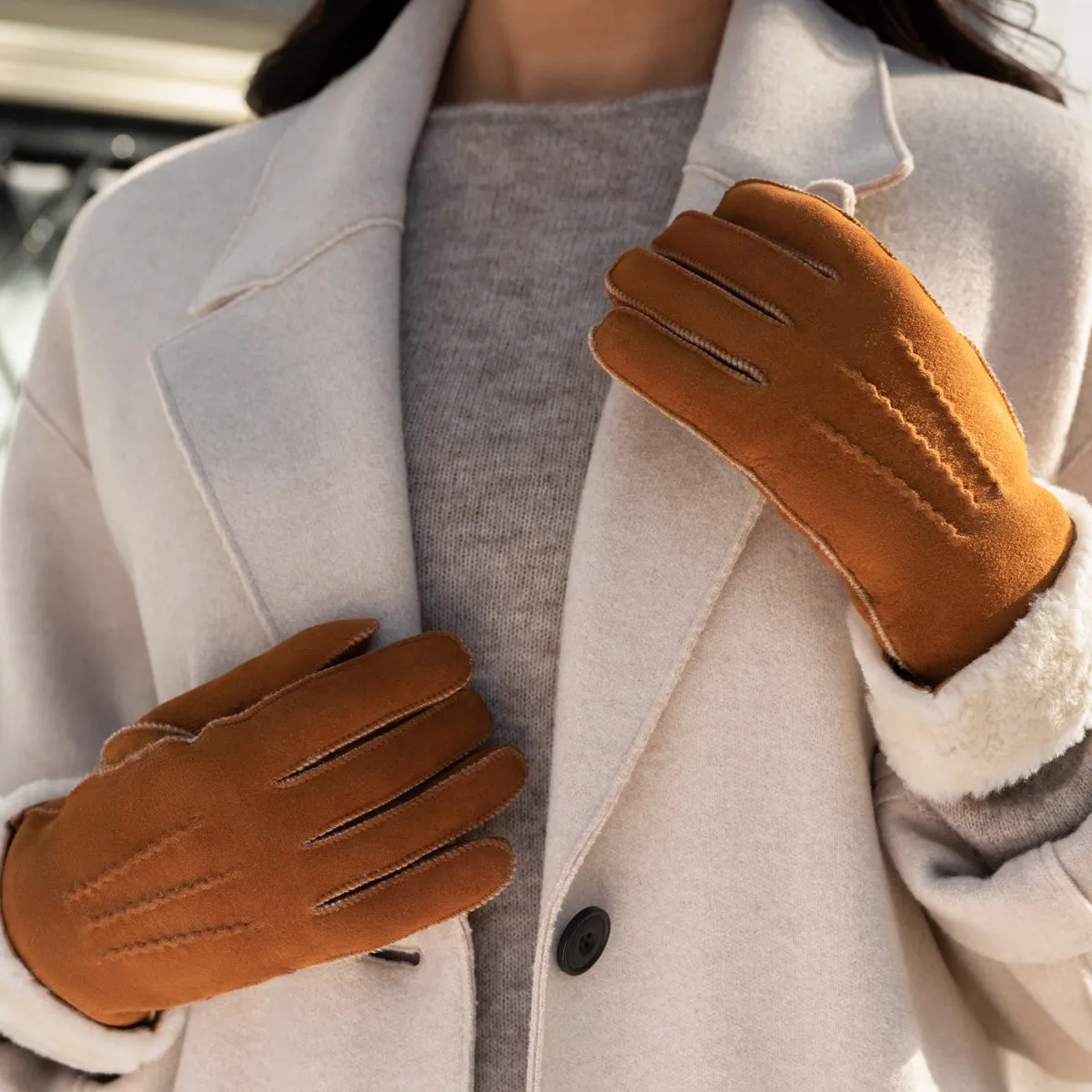 Giocante - suede leather gloves with luxurious sheep fur lining